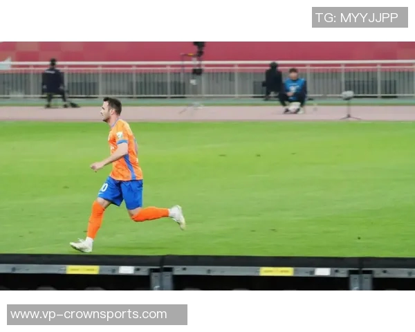 中超联赛第28轮山东泰山迎战上海海港争夺关键积分之战