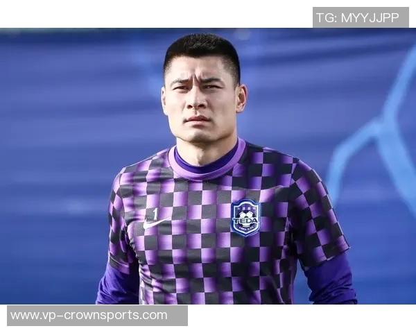 杜佳32岁在海港五季出场仅45分钟却收获三冠一杯的传奇故事